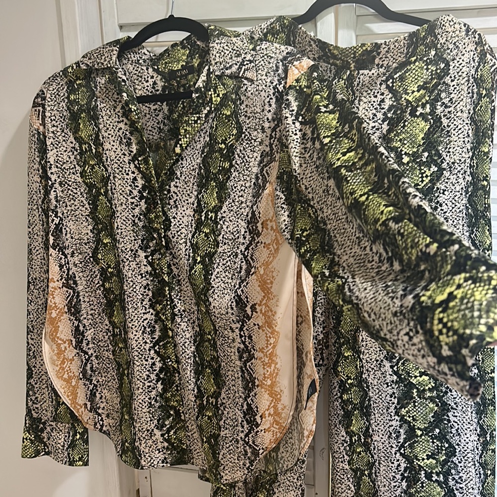 Fun Pants With Matching Top Slits On Side Of Blou… - image 2